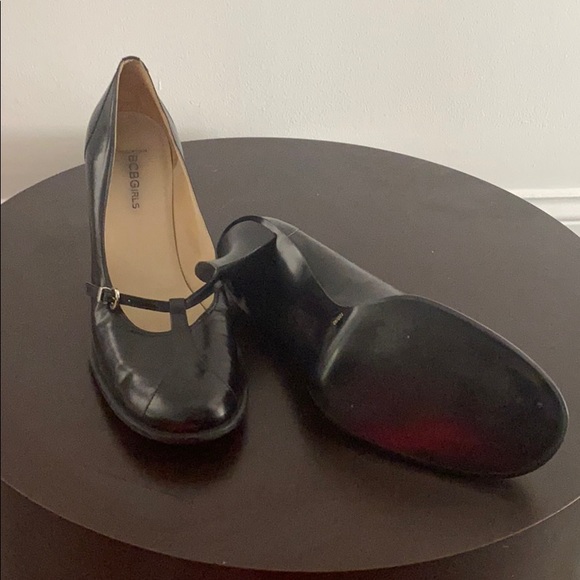 SHOES - Picture 5 of 5